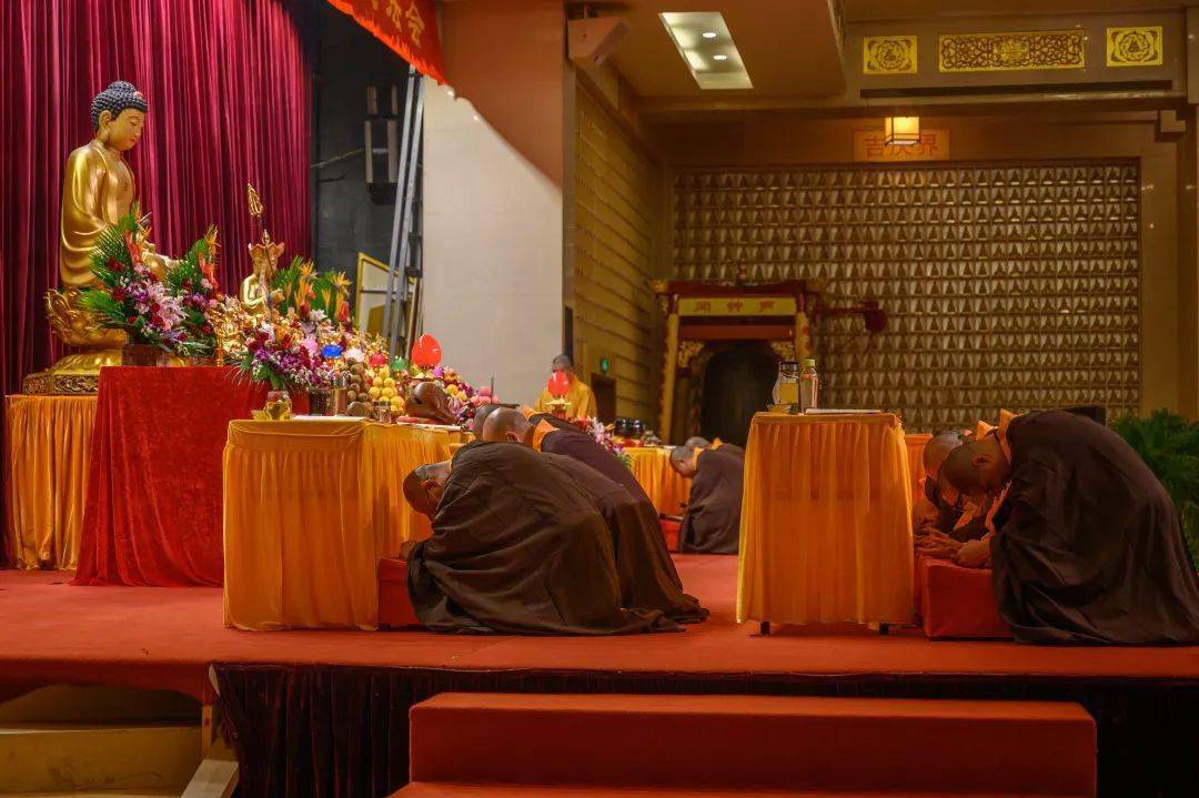 诵经拜忏报孝亲恩丨玉佛禅寺举行地藏王菩萨圣诞纪念法会