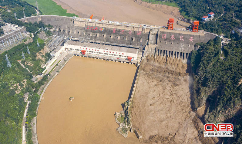 2021年9月7日,河南三门峡水库正在进行敞泄运用.