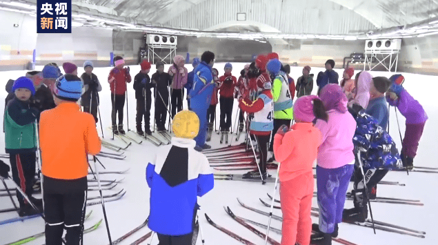 越野|备战冬奥！总台记者探访亚洲首座四季全天候越野滑雪场