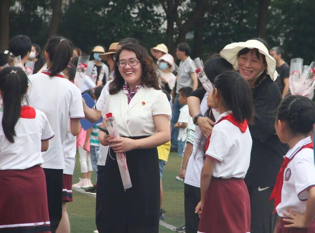 三真乐园教师节时光有你花开如许天马山学校庆祝第37个教师节主题系列