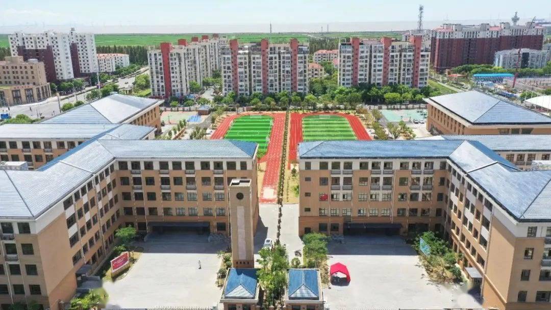 学已开办学校浦东新区建平临港中学地址:紫荆花路299号学校于2021年