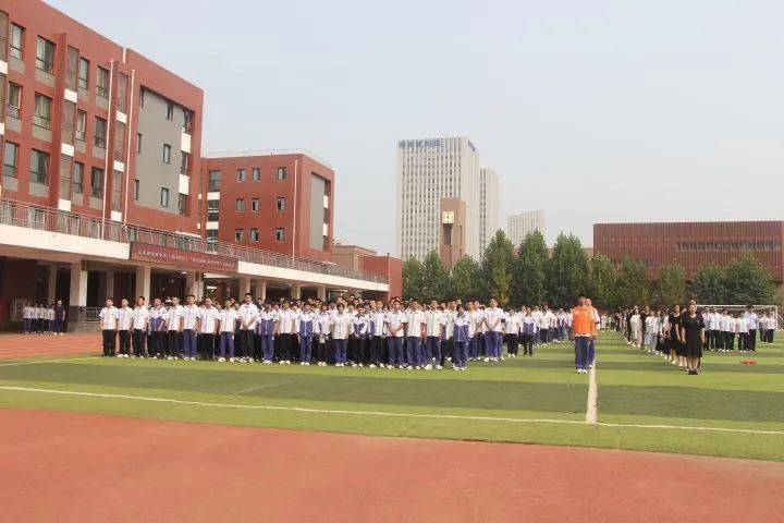 青春正当时—济南中学唐冶校区举行2021年秋季学期升旗仪式暨优秀师生