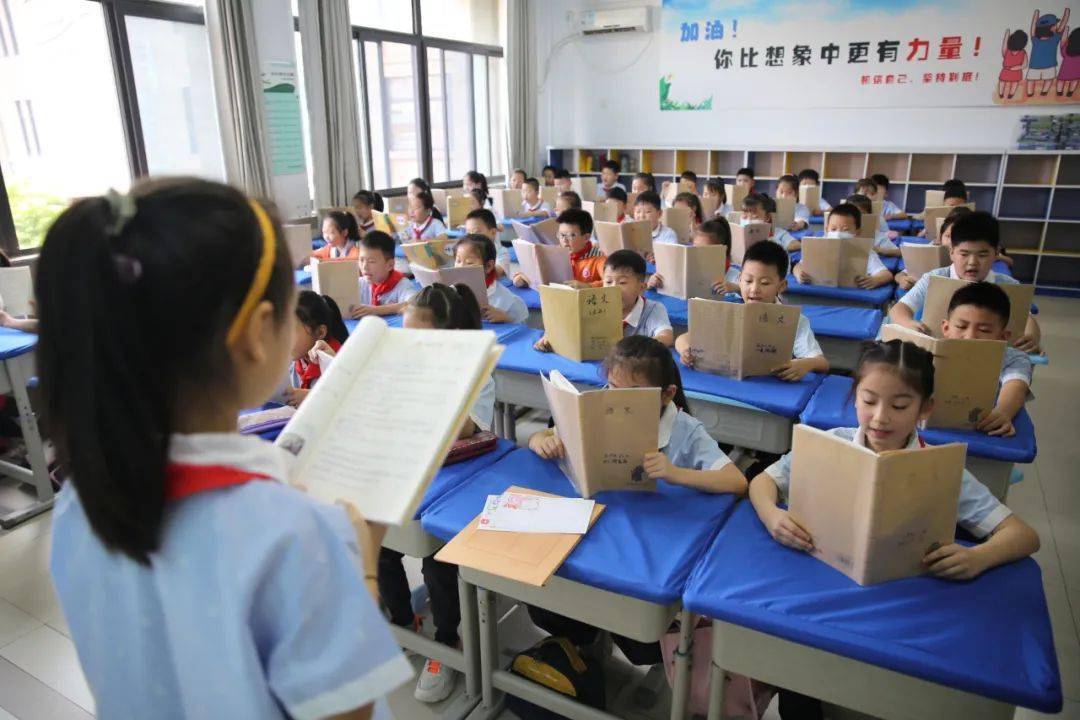 开封小学生返校复课!