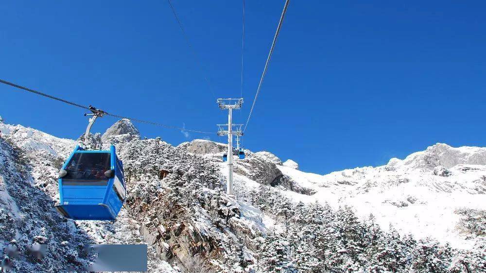 大索道到达玉龙雪山冰川公园,中索道到达牦牛平,小索道到达云杉坪.