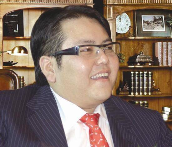 125亿登顶财富巅峰,曾迎娶女星车晓,如今的李兆会"查无此人"