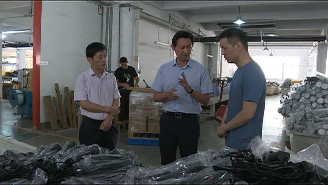 观海卫镇领导开展节前安全生产检查_俞其