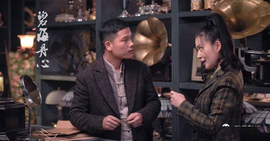 谍战剧《霞光》 在央视八套黄金强档播出 而其中的主演之一 "甄精细"