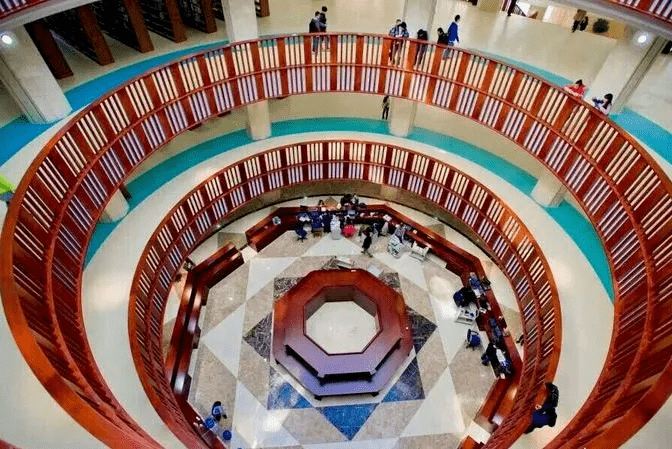 来源:非凡-《漂的隐私》云南大学图书馆由校本部图书馆和呈贡校区