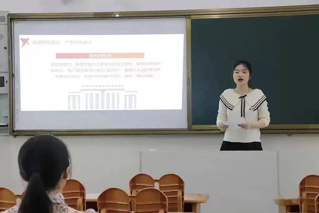 喜报|靖城中学方家祺老师,刘芷娴同学在靖江市微团课大赛中获奖