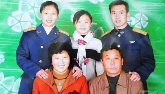王亚平将成中国第一位出舱女航天员!_赵鹏