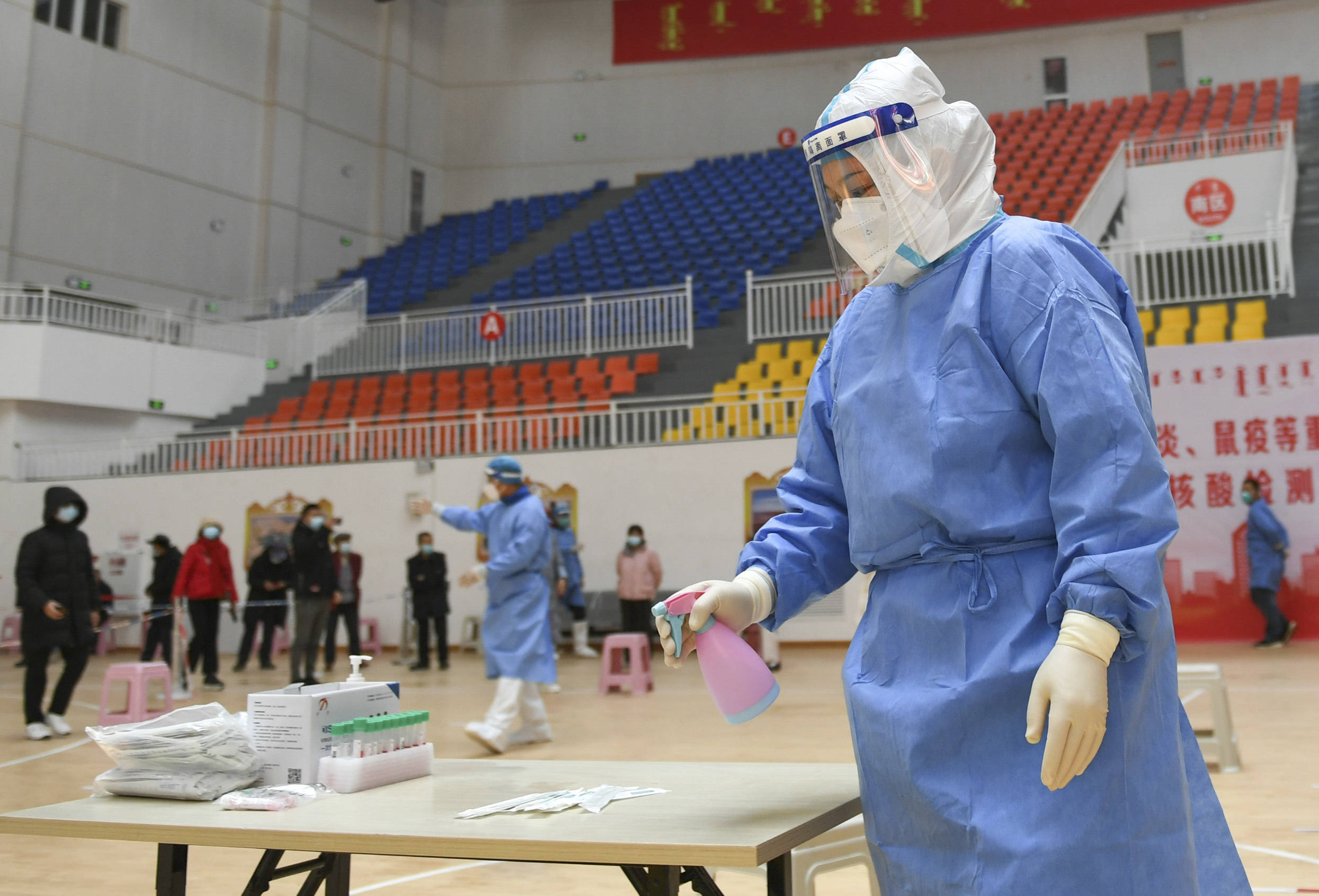 内蒙古阿拉善对所有防疫人员每日核酸检测严防感染
