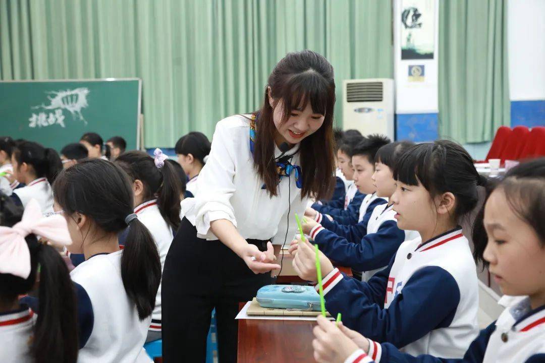 2021—2022学年度中华路小学教育集团教龄2-3年教师赛课活动