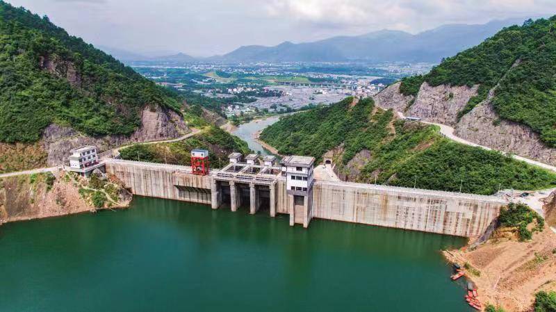 桂林市防洪及漓江补水枢纽工程包括斧子口,川江和小溶江三个水库,目前