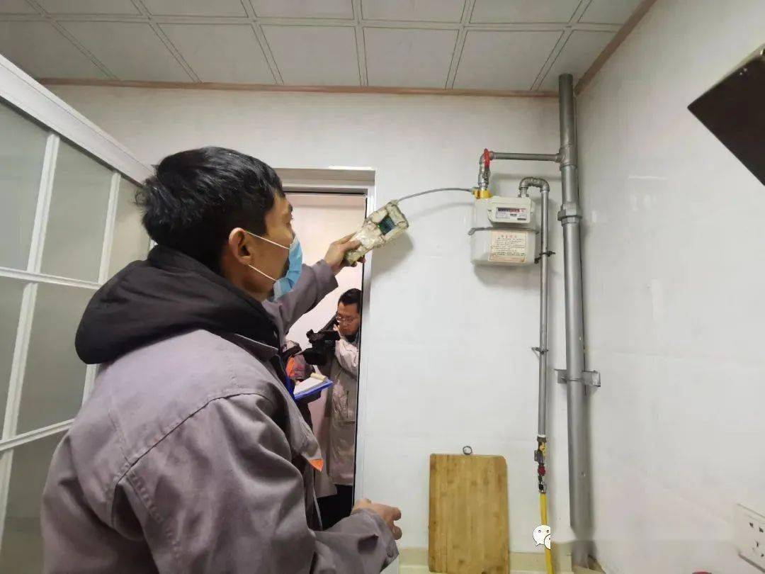 从售出之日算起,燃气灶具,液化石油气热水器,天然气热水器的判废年限
