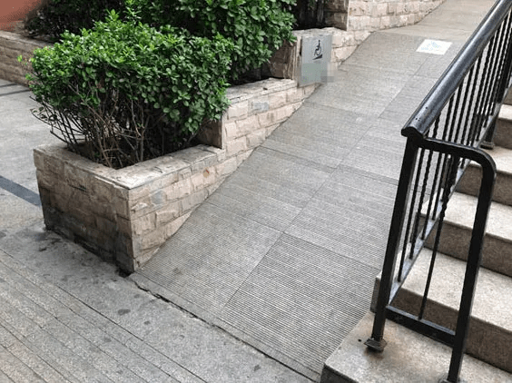 道路,公共建筑,交通设施,居住建筑,居住区等多种场景,目前无障碍设施