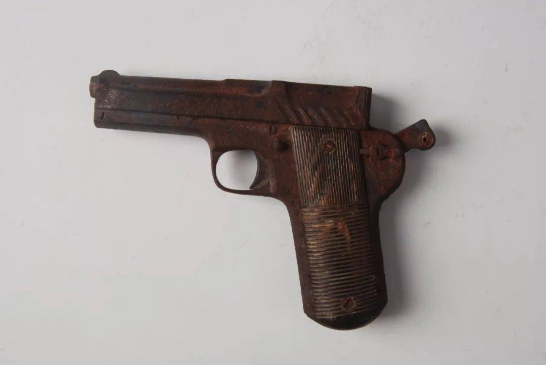 文物丨革命先锋北流市博物馆藏李明瑞用过的手枪