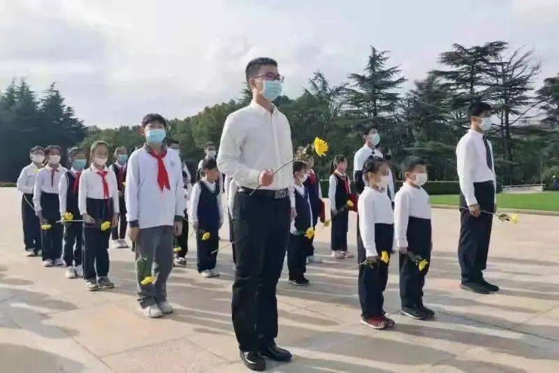 感恩共产党国旗下成长