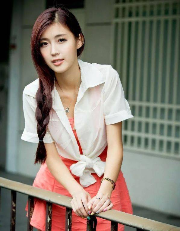 台湾女神金允乔这美腿百看不厌啊