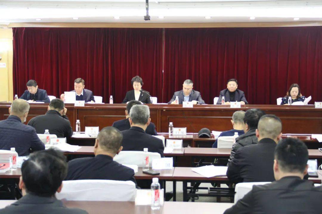 任命吕洪峰同志为道外区人民政府副区长;任命孙云峰同志为道外区人民