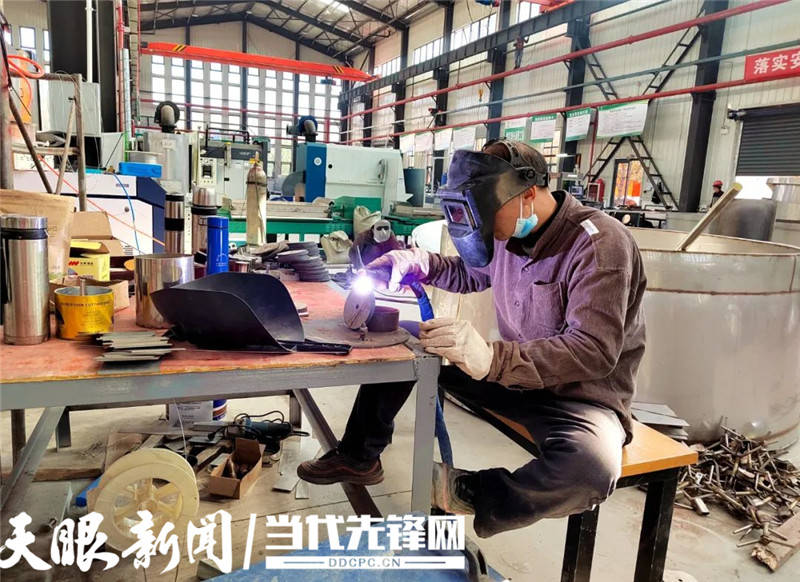 年产生物质颗粒60000吨;炉具生产线一条,年产"孝心"取暖炉10000台;茶