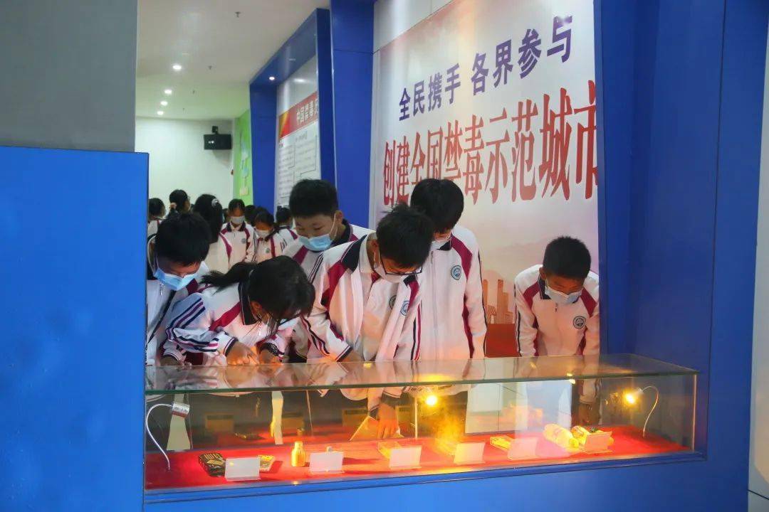 通过本次活动,同学们加强了毒品防范,毒品辨别,远离毒品的意识和能力