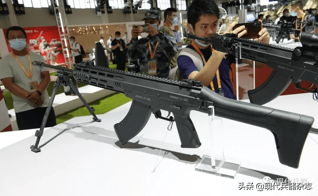 中国兵器装备集团有限公司在本届航展上展示了完整的轻武器装备体系
