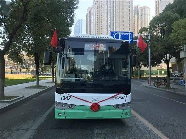 小块头大能量武汉街头上新汉产纯电动公交车