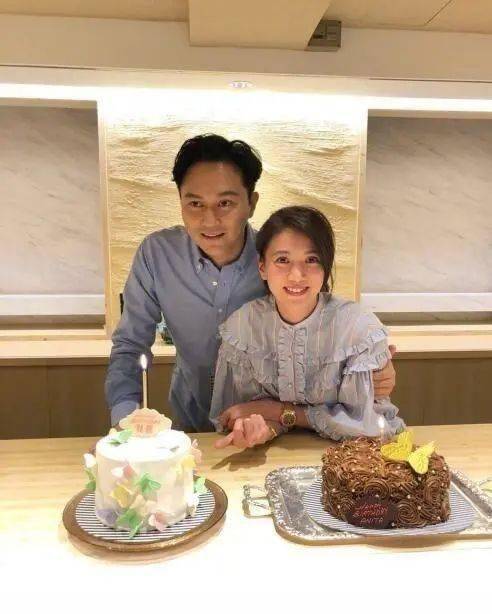 50岁张智霖自曝无性婚姻结婚20年宠妻人设崩了