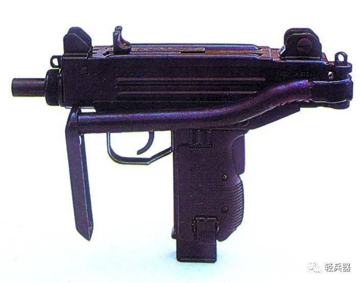 "乌齐"也陆续推出了多种变型枪,包括小型"乌齐"冲锋枪,微型"乌齐"冲锋