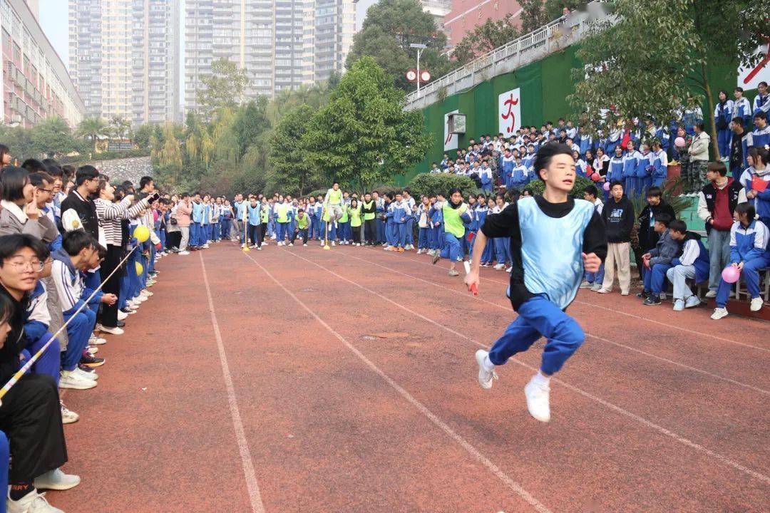 慈晖学校高中部举行师生趣味运动会_年级_接力赛_刘洋部