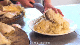 冰天雪地东北美食吃年猪冬季餐桌上的一道硬菜