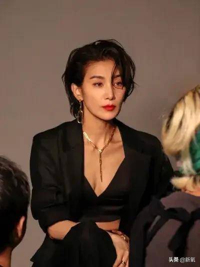 找对方向后大放异彩,该年龄段的韩国女演员细分市场里几乎没有对手.