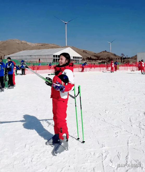 天湖滑雪场跟团1天12月25号开始天天发团抢购208元人周末节假日4067