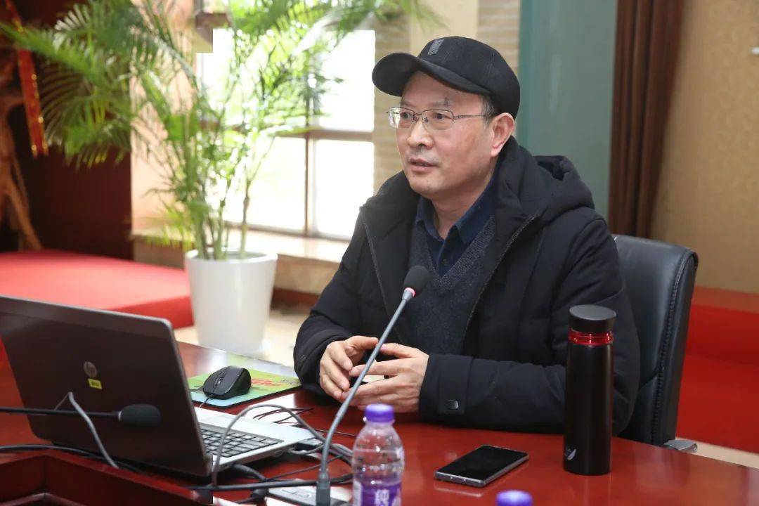 本次培训有幸邀请到七宝中学副校长刘树田老师,为全体见习教师讲授