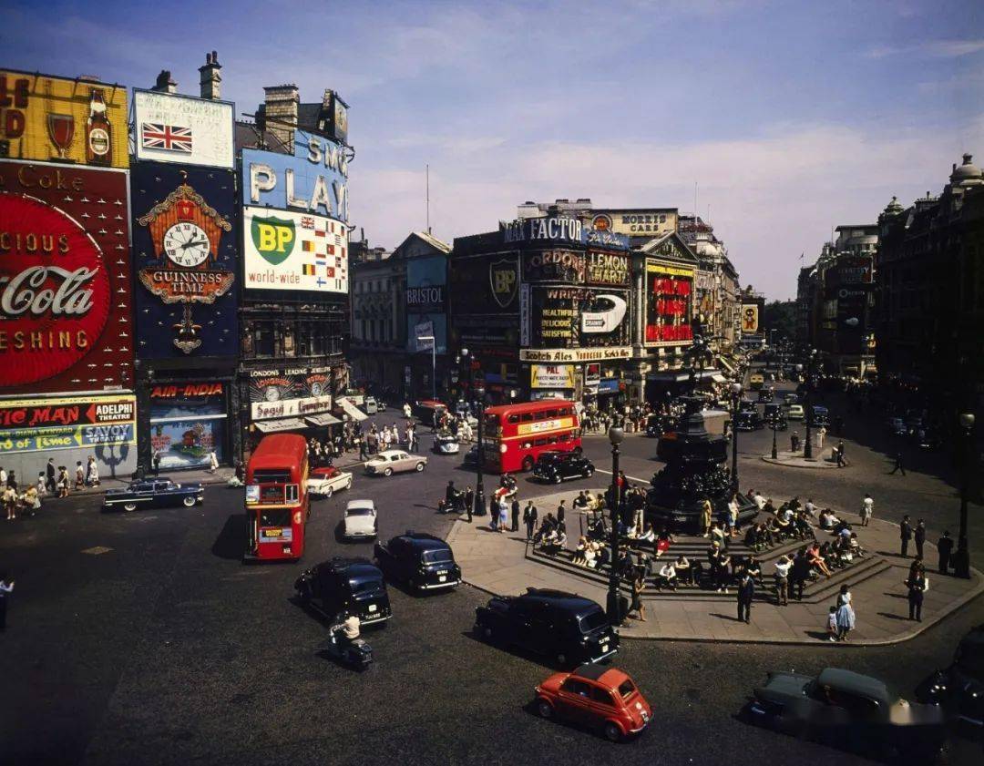 上世纪60年代初期国外大城市的街景