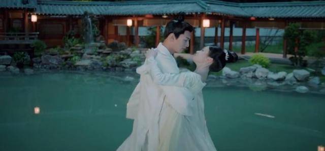 区求|仅播1天就成王炸，观众刷爆评论区求更新，鹅厂新剧凭啥这么拽？