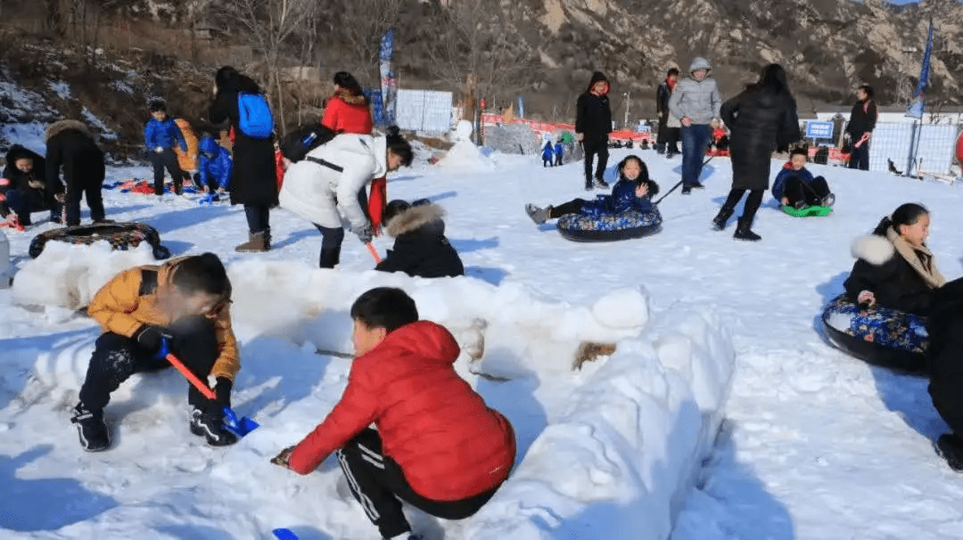 地址:北京凤凰岭景区东门入园50米路口西南侧交通:地铁16号线北安河站