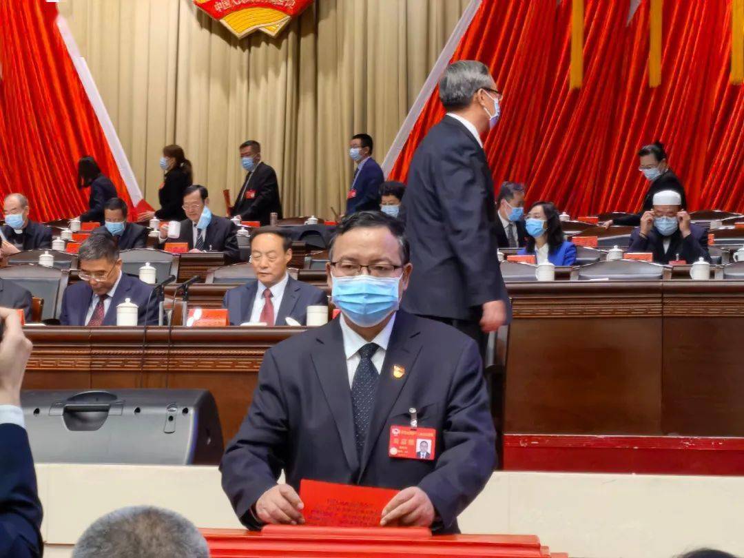 政协党组书记,主席夏吾杰,州委常委,统战部长,州政协党组副书记董富海