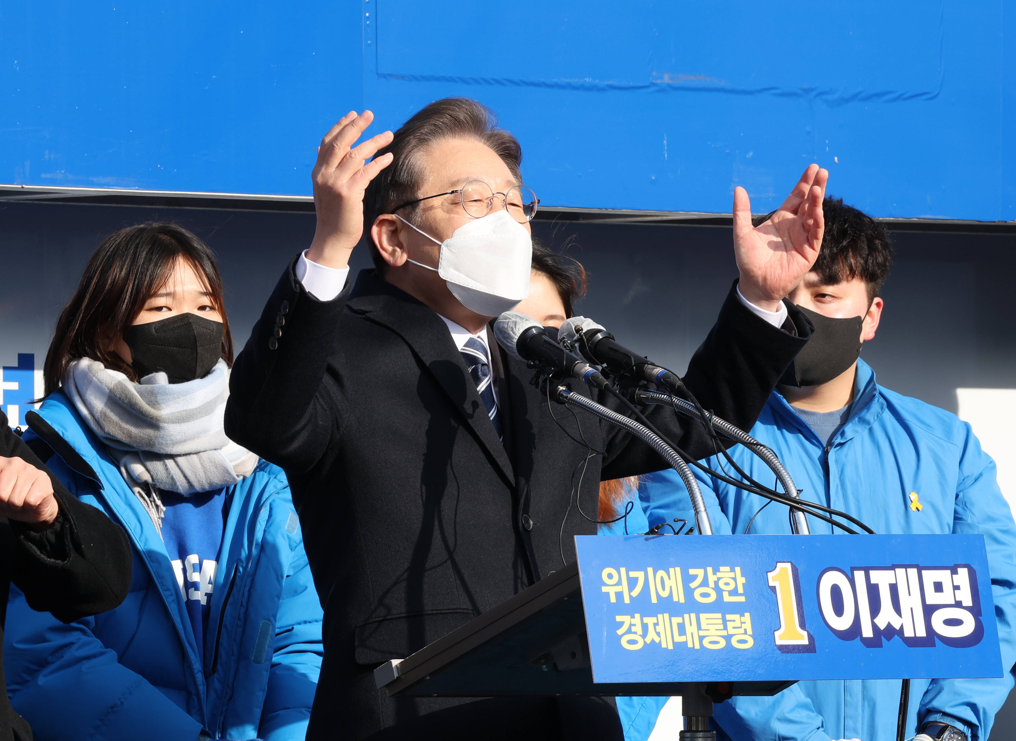 韩国最激烈大选进入拉票阶段李在明和尹锡悦选情胶着