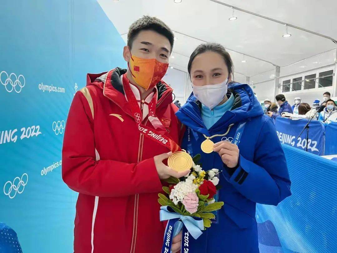 为速度滑冰男子500米金牌获得者高亭宇,男子钢架雪车铜牌获得者闫文港