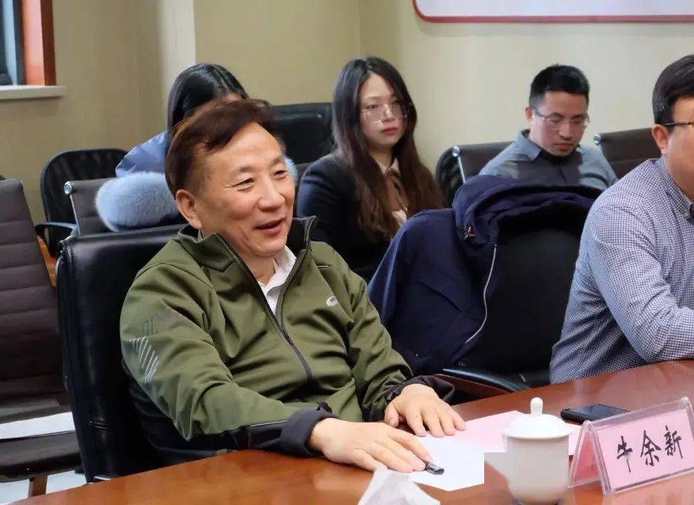 益海嘉里董事牛余新一行到访省侨联