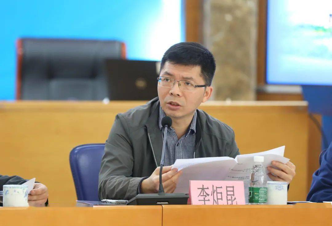 区市场监管局局长,区消费维权和社会监督工作领导小组副组长李炬昆在