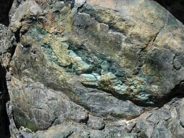 常见岩浆岩标本及构成矿物详细说明