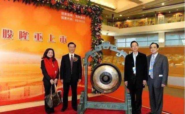 2012年东风股份在上海证券交易上市在黄炳文的带领之下,东风股份于