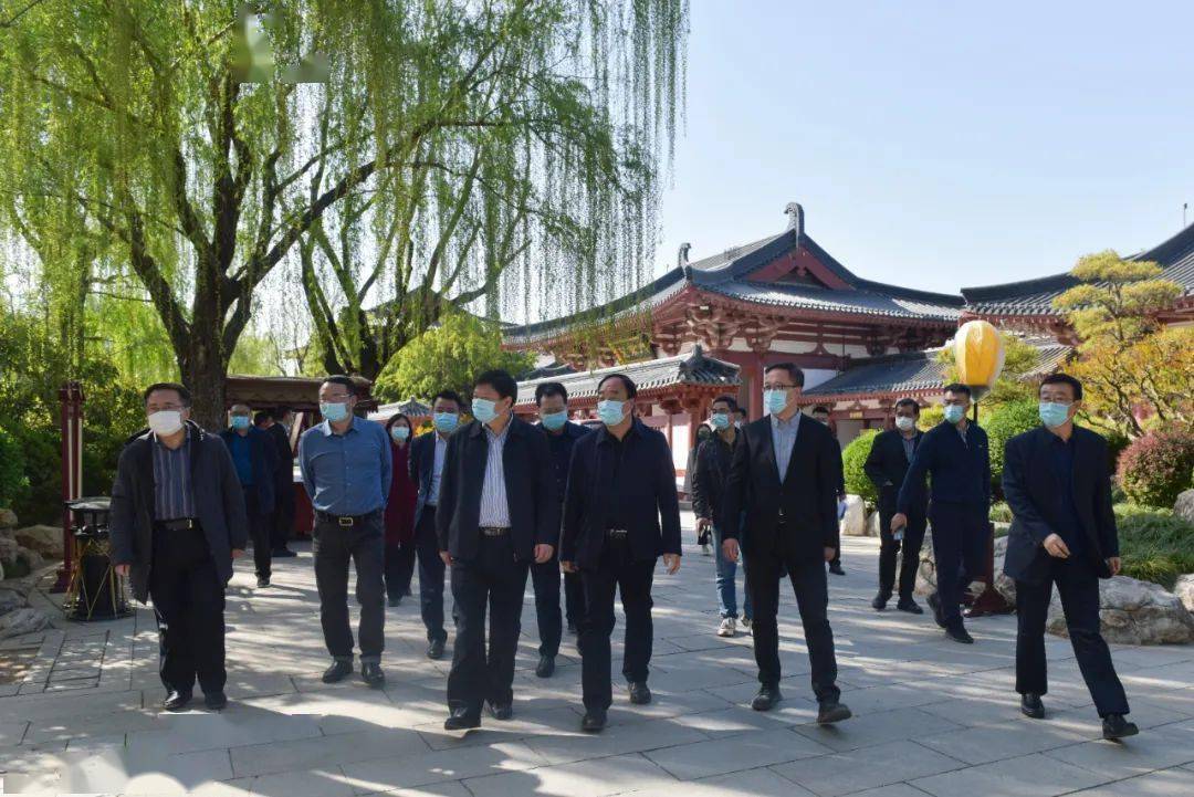 总经理任公正,陕西省文化和旅游厅副厅长唐利如赴华清宫景区开展清明