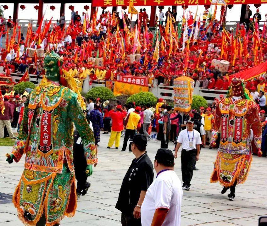 湄洲三月"疯"妈祖 | ⑤齐聚湄洲共叙妈祖情缘_马金焰_摄影_敬仰