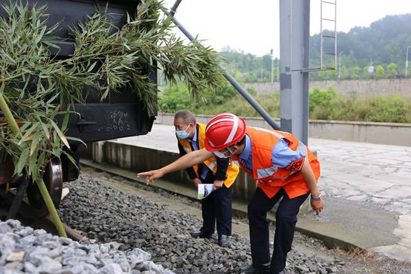 遵义车务段模拟抢险提升防洪处置能力