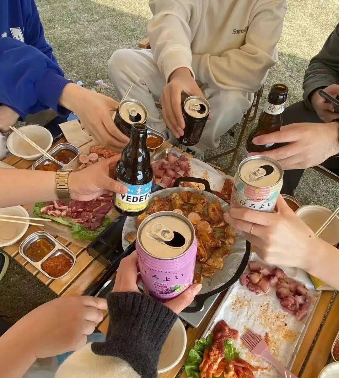 云澜湾烧烤或野米饭套餐免费提供遮阳天幕 露营蛋卷桌 ins风折叠椅