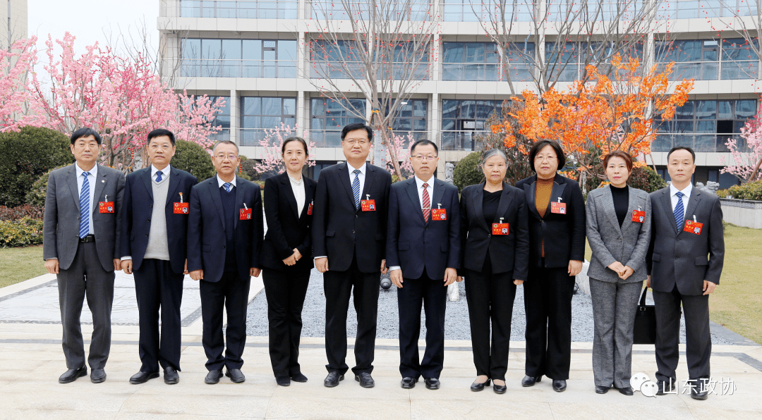 县领导班子成员合影主 席:石永睿副主席:刘汉升,曹运国,孟玉生,庞亚林