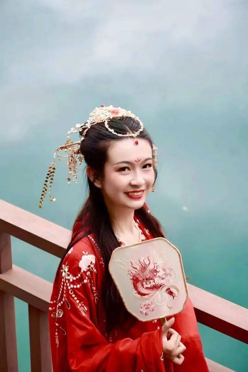 云南易门:绿阴幽草夏初长,温婉佳人入画来_景区_水城_神韵